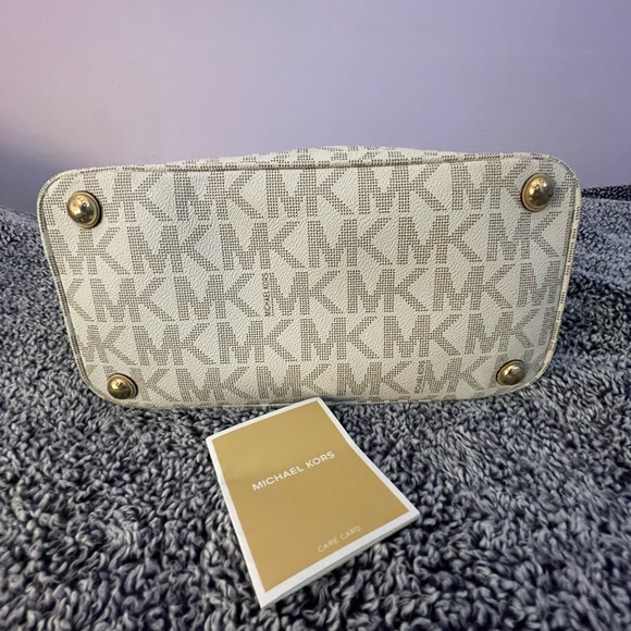 Michael Kors Signature Acorn-tan tote bag - Picture 2 of 8